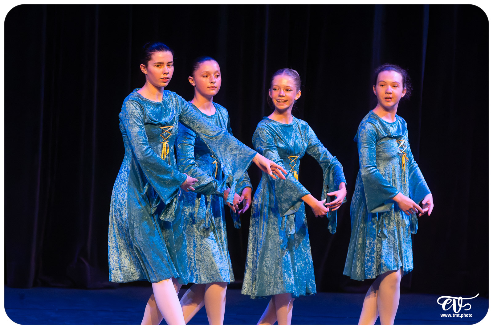 ECOLE DE DANSE CÉCILE ADAMOW